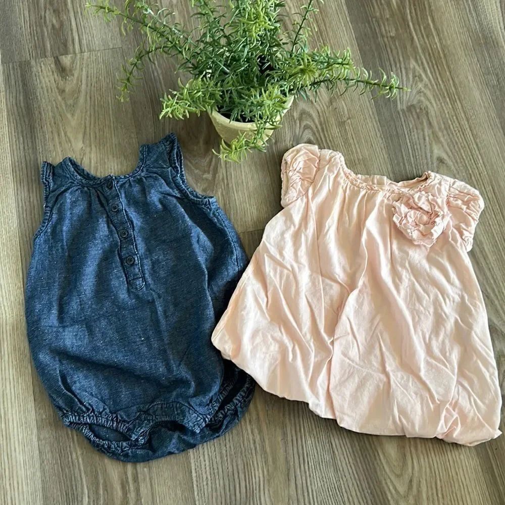 ((2 PIECE)) BABY GAP BABY GIRL 6-12 MONTH SUMMER OUTFITS PINK AND CHAMBRAY